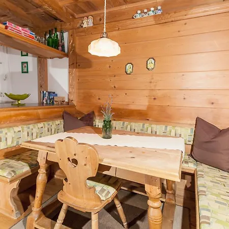 Apartament Monika *